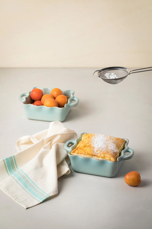 Casafina Square Ruffle Baker