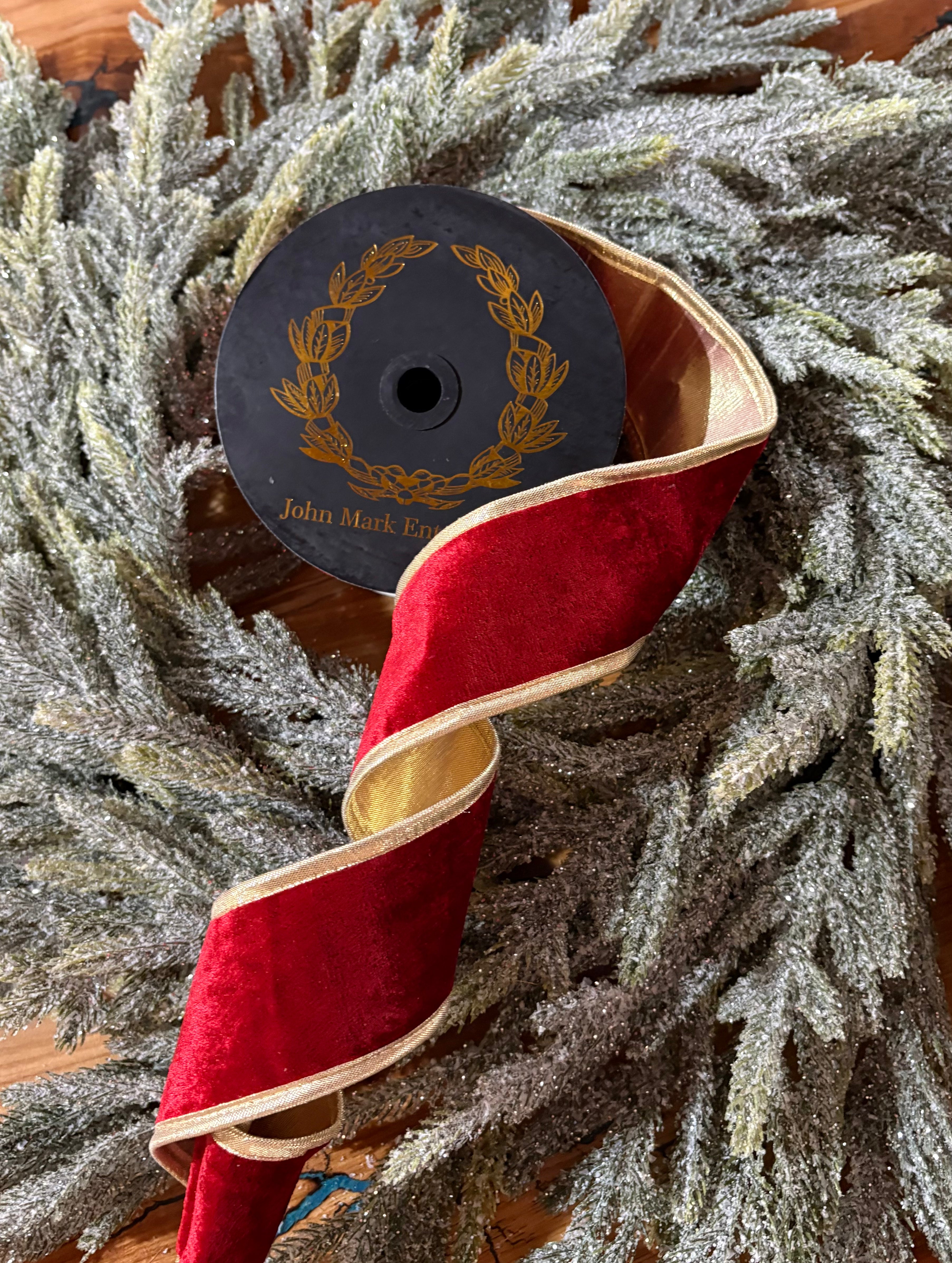 JME Red Velvet Metallic Gold Piping